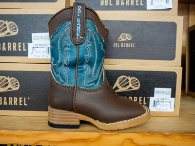 Hoffmann, Stables, Horse, Equine, Colt, Filly, Mare, Stallion, Bronco, Foal, Gelding, Mustang, Pony, Tack, Western, Wear, Cowboy, Boots, Jeans, Clothing, Outerwear, Grooming, Saddle, Stable, Deb, Gifts, Jewelry, cowboy hats, cowboy boots, riding boots, horse tack, breeding, artificial insemination, palomino, Arabian, brood mare, horse trainer, riding, stables, equine semen, frozen, foaling out, cameras, monitoring, 4-H, Fillmore County, MAHA Leader, Wrangler, Reinsman, Montana Silversmiths, Circle Y of Yoakum, Ariat, Dan Post Cowboy Certified Boots, Cinch, Authentic Laredo Western Boots, Ely Cattleman, Tony Lama Boots, Kakadu, Outback Trading Company, Cowboy Hardware, Horze Equestrian, Troxel, Panhandle, Breyer, Arctic Horse, M&amp;F Western Products, Weaver Leather, Corral, Breeches, Helmets and Protective Gear, Riding Gloves, Horse Show Clothing, Riding Apparel, English Riding, Equestrian Outfit, Outerwear, Men’s Western Wear, Rodeo Clothing, Kids Horse Clothing, Youth, Chaps, Saddles, Saddle Pads, Horse Boots, Horse Bits, Bridles, Halters, Leads, Stirrup Irons, Girths, Name, Horse Blankets, Turnouts, Stables sheets, Fly masks, brushes, Horse Care, Lessons, Horse Riding Lessons, Preston, Harmony, Lanesboro, Mabel, Canton, Spring Grove, Caledonia, Houston, La Crescent, Rochester, Chatfield, Fountain, Wykoff, Spring Valley, Ostrander, Le Roy, Historic Forestville, Horse Camping, Horse Trails, Horse Shoes, Fair, Shows, Blue Ribbon, Iowa, Wisconsin, La Crosse, Cresco, Fisks, arena, 